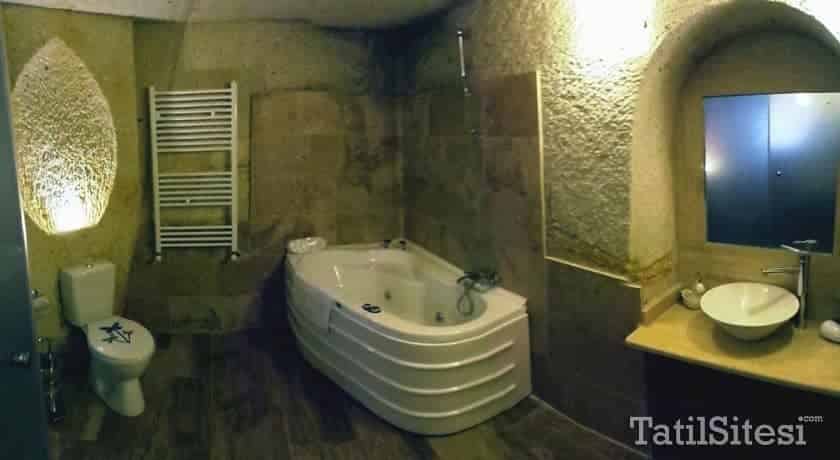 El Puente Cave Hotel
